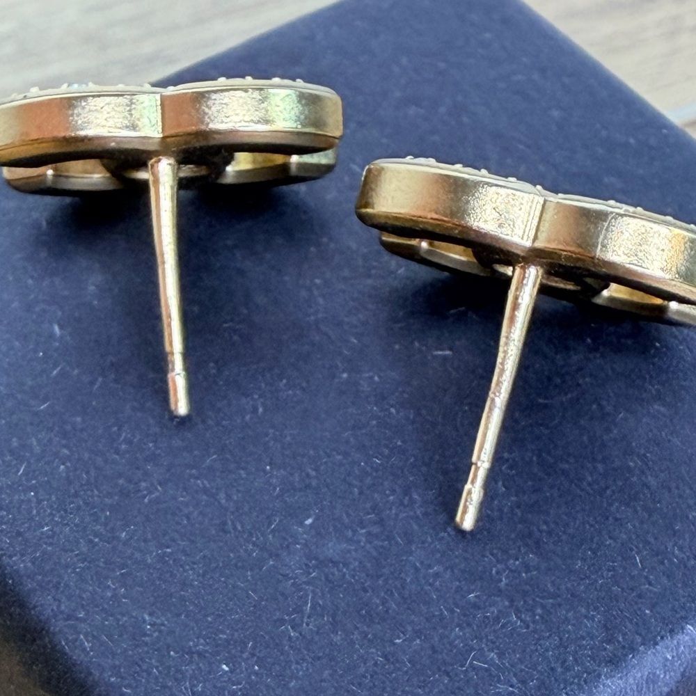 Authentic CHANEL CC Studded Earrings 2021 - Picture 9 of 13